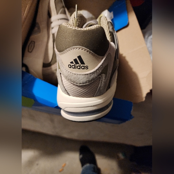 Adidas size 10.5m green BRAND BEW W OG BOX - Picture 5 of 5